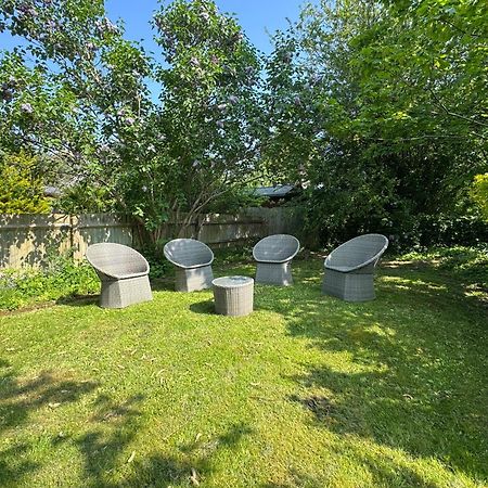 Surbiton Home With Free Parkings, Surbiton, Kingston Upon Thames, Surrey, Greater London Uk Экстерьер фото