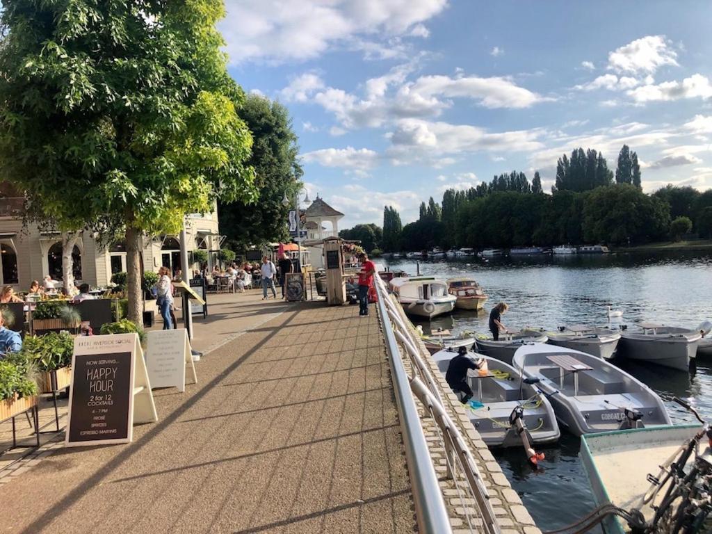 Surbiton Home With Free Parkings, Surbiton, Kingston Upon Thames, Surrey, Greater London Uk Экстерьер фото